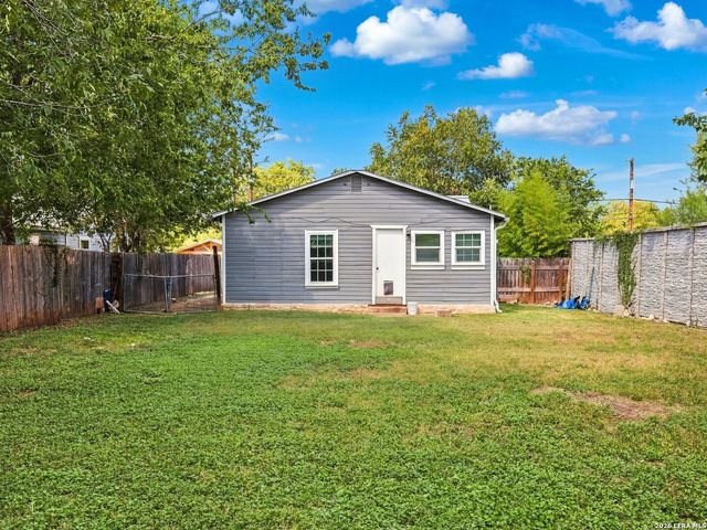 2553 W SAN ANTONIO ST, New Braunfels, TX 78130