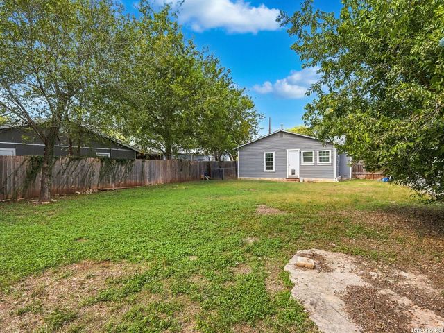 2553 W SAN ANTONIO ST, New Braunfels, TX 78130