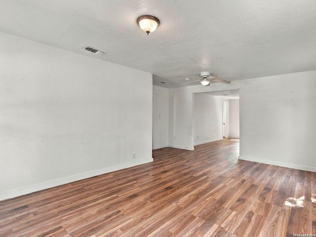 2553 W SAN ANTONIO ST, New Braunfels, TX 78130