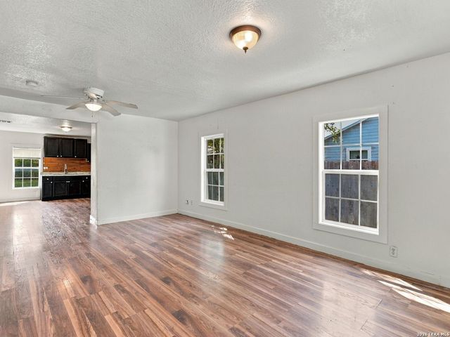 2553 W SAN ANTONIO ST, New Braunfels, TX 78130