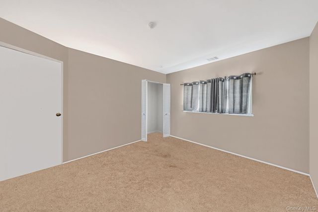 222 Pointe Circle N 2, Coram, NY 11727