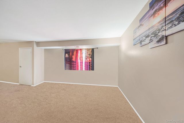 222 Pointe Circle N 2, Coram, NY 11727