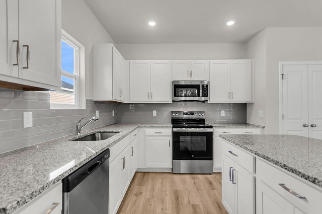 1915 Deercreek Drive, Manning, SC 29102