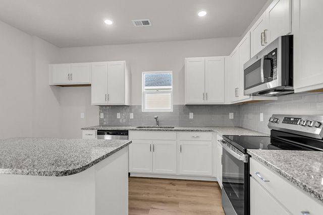 1915 Deercreek Drive, Manning, SC 29102