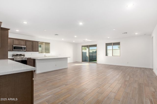 18398 W MONTE LINDO Lane, Surprise, AZ 85387