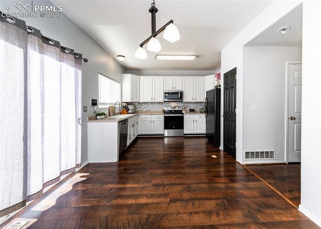 2214 Cowhand Place, Pueblo, CO 81008