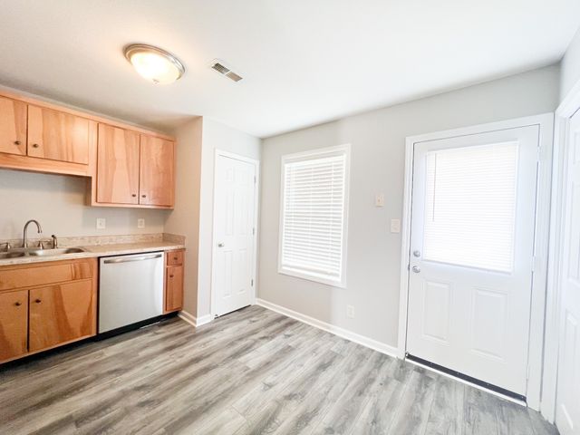 1042 W Creek Coyote Trl Apt B, Clarksville, TN 37042