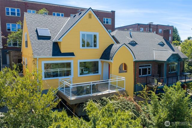 5006 Greenwood Avenue N, Seattle, WA 98103