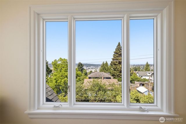 5006 Greenwood Avenue N, Seattle, WA 98103