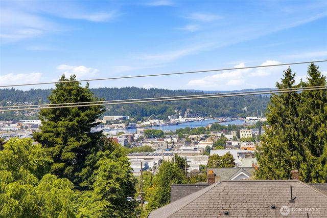 5006 Greenwood Avenue N, Seattle, WA 98103