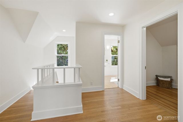 5006 Greenwood Avenue N, Seattle, WA 98103