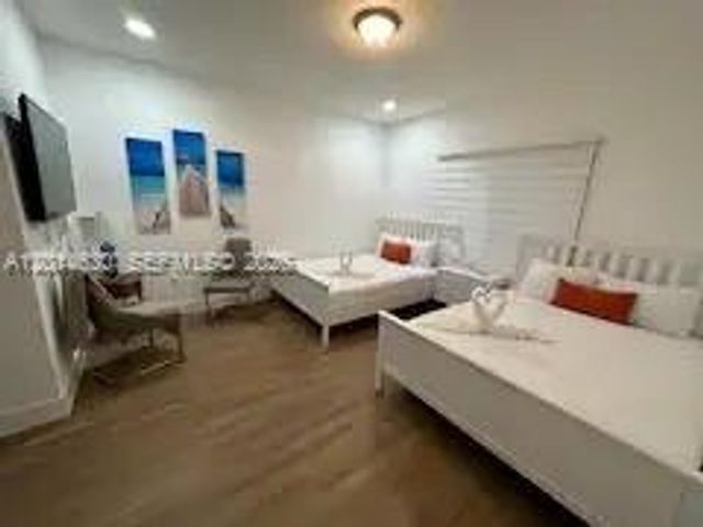 613 NW 10th St, Hallandale Beach, FL 33009