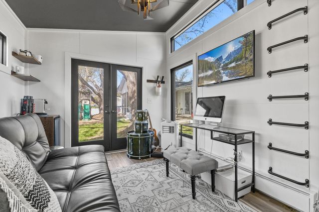 8845 23rd Avenue N, Golden Valley, MN 55427