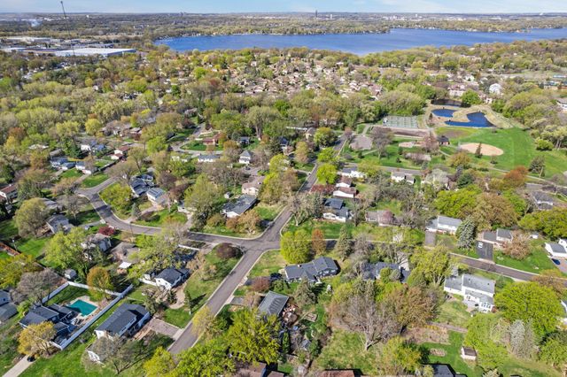 8845 23rd Avenue N, Golden Valley, MN 55427