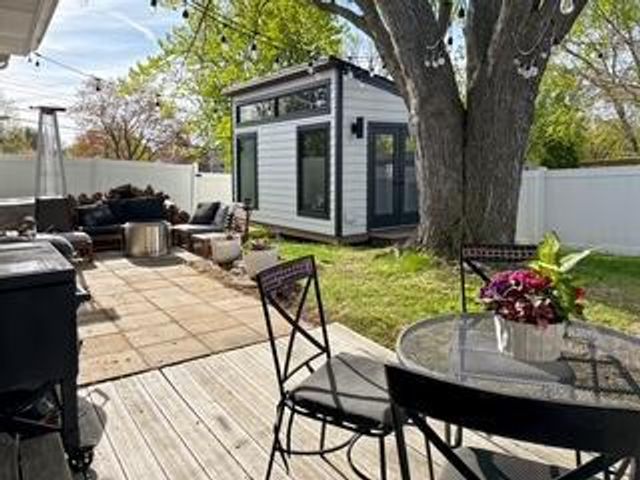 8845 23rd Avenue N, Golden Valley, MN 55427