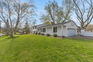 8845 23rd Avenue N, Golden Valley, MN 55427