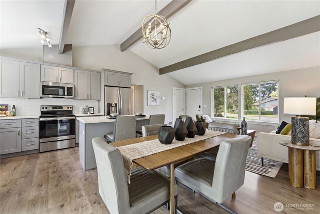 212 76th Place SW, Everett, WA 98203
