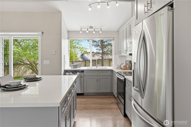 212 76th Place SW, Everett, WA 98203