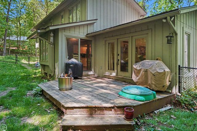 9065 Autumnglo Drive, Clarkston, MI 48348