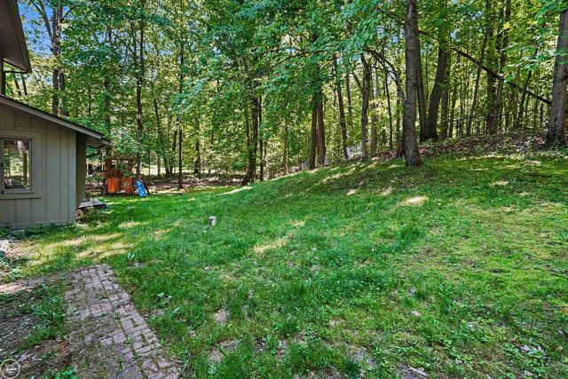 9065 Autumnglo Drive, Clarkston, MI 48348