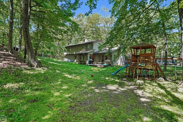 9065 Autumnglo Drive, Clarkston, MI 48348