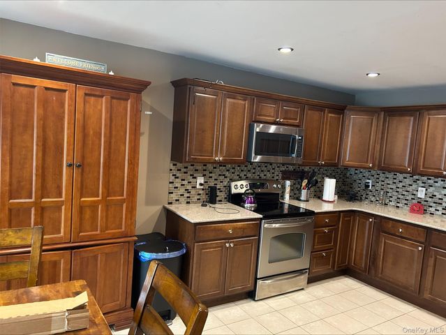 1458 Hummel Avenue, Holbrook, NY 11741