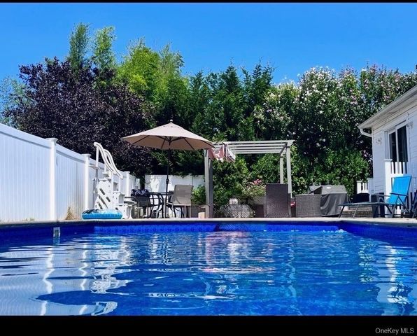 1458 Hummel Avenue, Holbrook, NY 11741