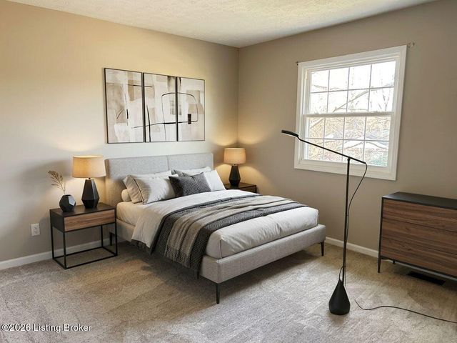 2009 Meadowgate Ln, Louisville, KY 40223