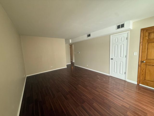 109 Central Avenue A, Roselle, IL 60172