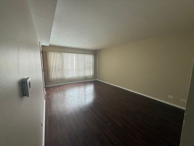 109 Central Avenue A, Roselle, IL 60172