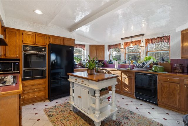 4469 Abbey Road, Onondaga, NY 13215