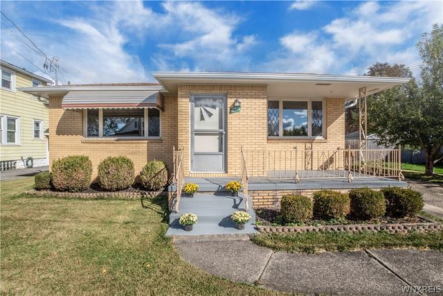 40 Hawro Place, Lancaster, NY 14043