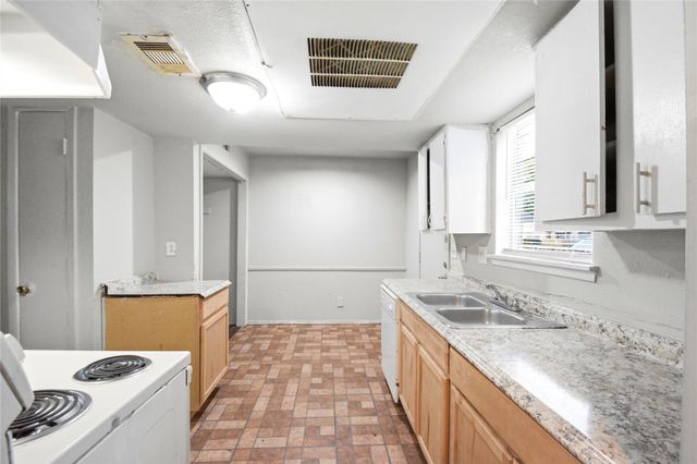 6200 W Tidwell Road 1205, Houston, TX 77092