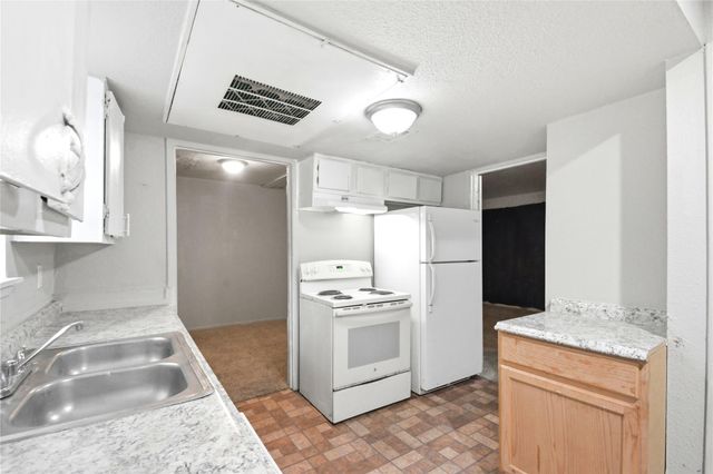 6200 W Tidwell Road 1205, Houston, TX 77092