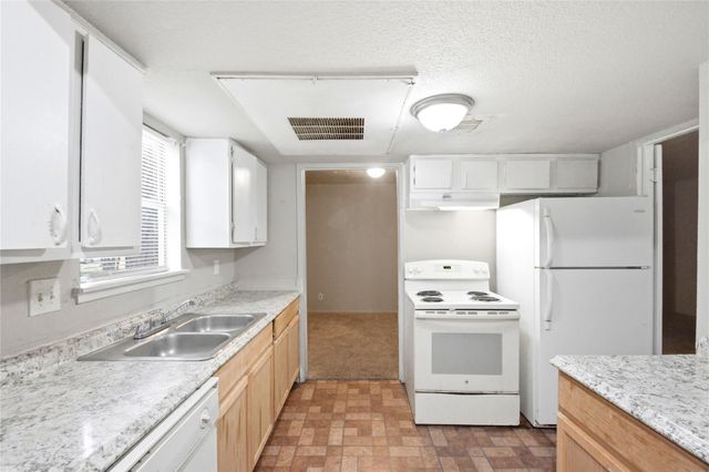 6200 W Tidwell Road 1205, Houston, TX 77092