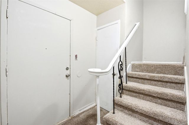 6200 W Tidwell Road 1205, Houston, TX 77092