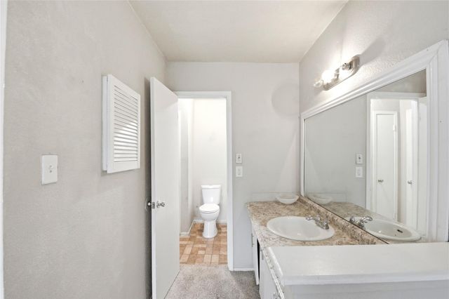6200 W Tidwell Road 1205, Houston, TX 77092