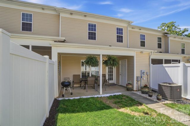 13950 Cypress Woods Drive, Huntersville, NC 28078