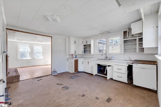 705 Old Seneca Road, Central, SC 29630