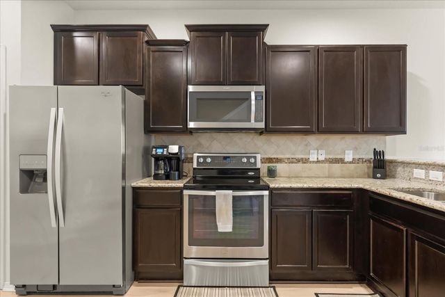 4909 WHITE SANDERLING COURT, Tampa, FL 33619