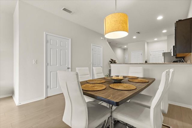 4909 WHITE SANDERLING COURT, Tampa, FL 33619