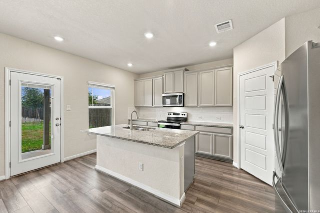 9515 Bonito Falls Dr, Converse, TX 78109