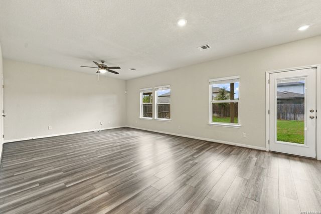 9515 Bonito Falls Dr, Converse, TX 78109