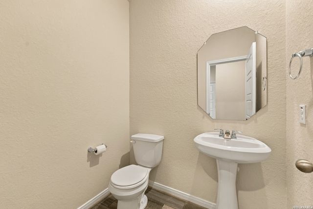 9515 Bonito Falls Dr, Converse, TX 78109