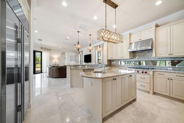 6950 NW 26th Way NW, Boca Raton, FL 33496