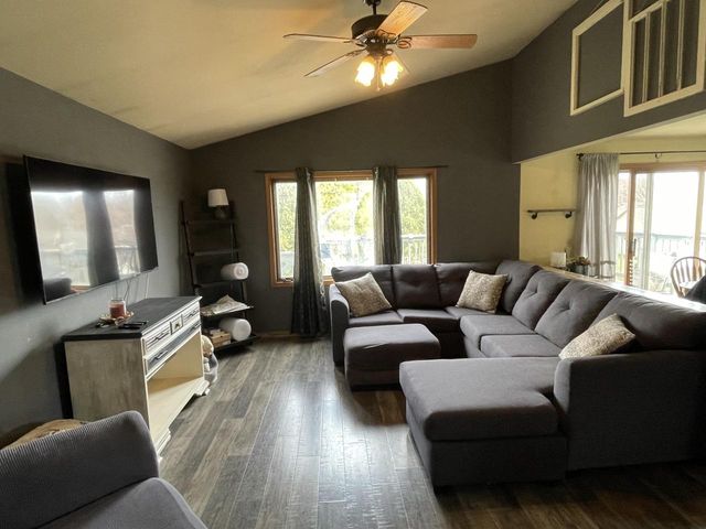 1325 S Indiana AVENUE, West Bend, WI 53095