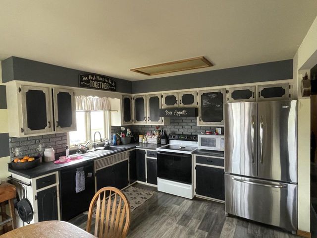 1325 S Indiana AVENUE, West Bend, WI 53095
