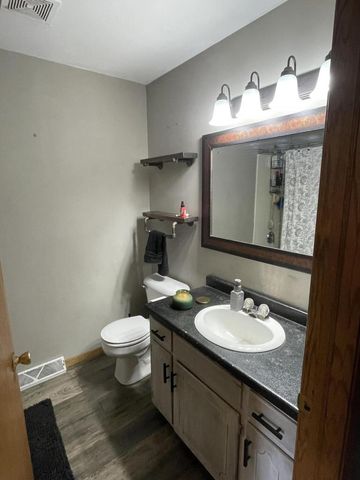 1325 S Indiana AVENUE, West Bend, WI 53095