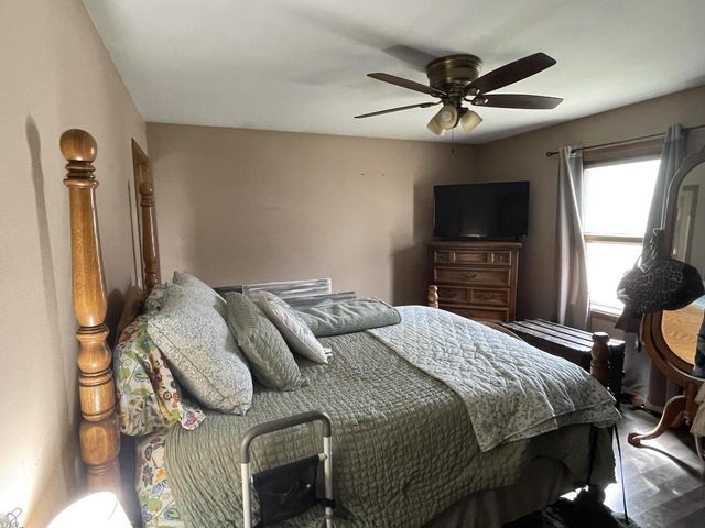 1325 S Indiana AVENUE, West Bend, WI 53095