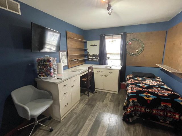 1325 S Indiana AVENUE, West Bend, WI 53095